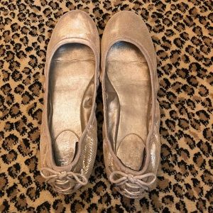Cole Haan gold flats in EUC